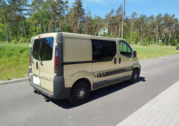 Opel Vivaro cena 16800 przebieg: 387250, rok produkcji 2005 z Świnoujście małe 106